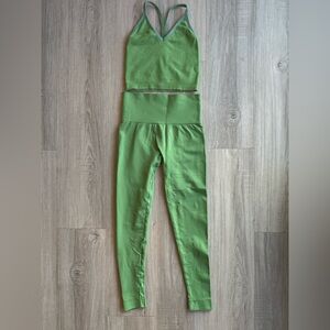 Set Active Green Sculptflex Matching Set
